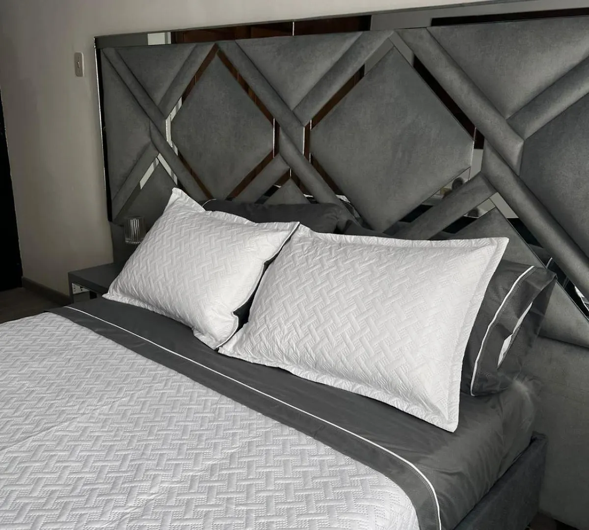 Homestay Habitacion Cerca Al Aeropuerto -Normandia #2 Bogota